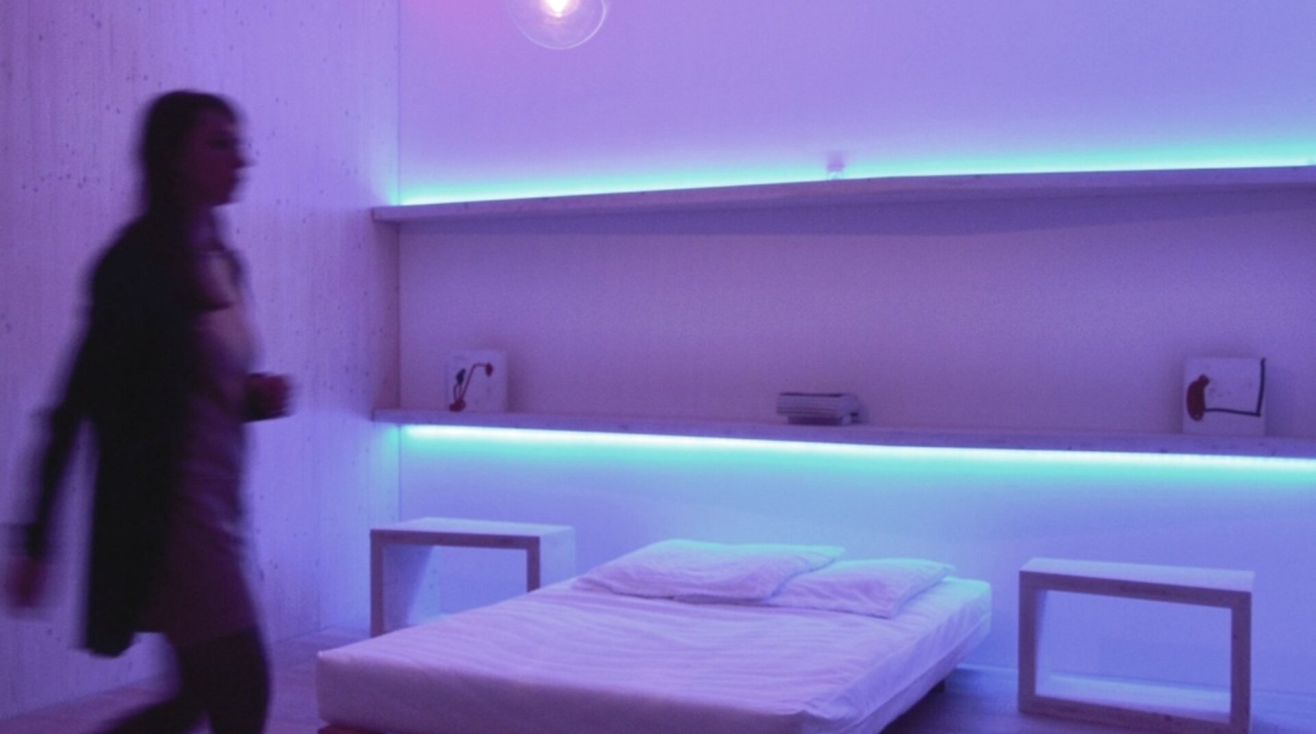 Passivhaus eco, Schlafzimmer, lila Beleuchtung