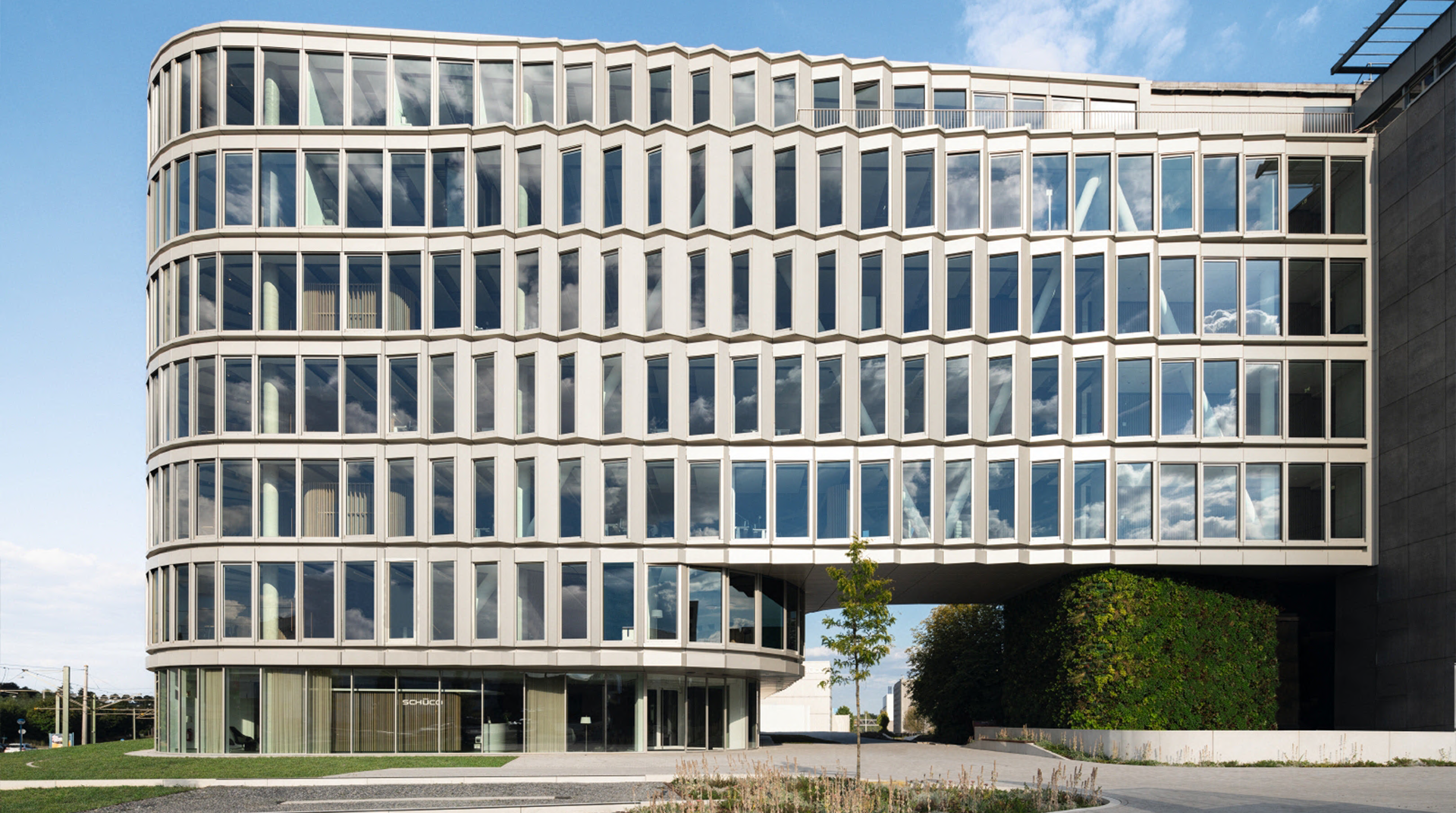 Schüco Bürogebäude mit Glasfassade